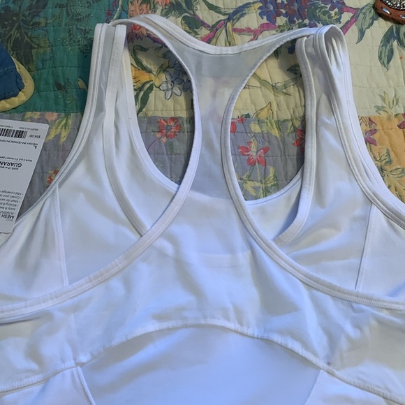 Athleta inversion mesh tank NWT - Picture 7 of 9